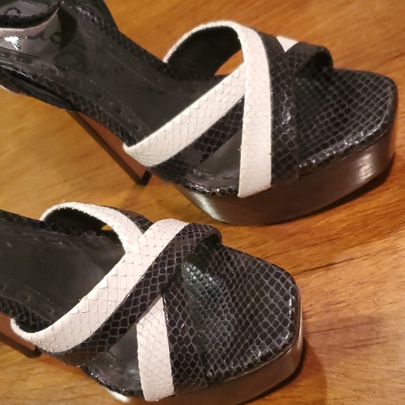 *SALE* Alice & Olivia snake print heels - Picture 8 of 9